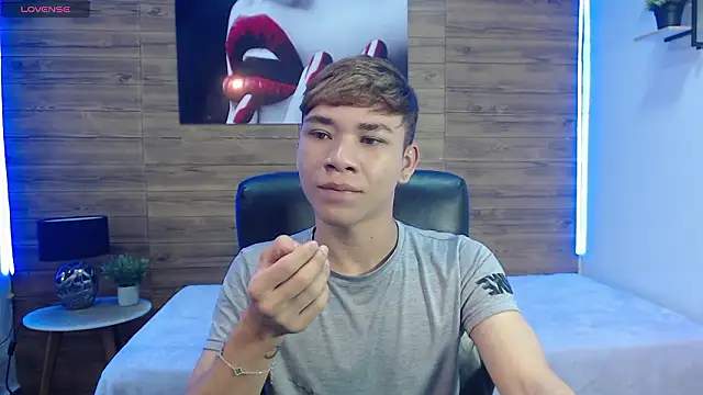 Snapshot of nathanclay chatting on February 4, 2026, 3:34 am nathanclay online show from February 4, 2026, 3:34 am