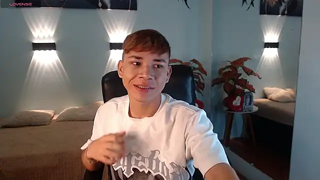 Snapshot of nathanclay chatting on January 14, 2026, 4:05 am nathanclay online show from January 14, 2026, 4:05 am