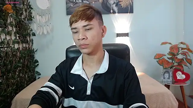 Snapshot of nathanclay chatting on December 21, 2025, 3:52 am nathanclay online show from December 21, 2025, 3:52 am