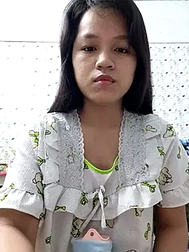 Snapshot of BabySweet-18 chatting on February 3, 2026, 12:32 am BabySweet-18 online show from February 3, 2026, 12:32 am