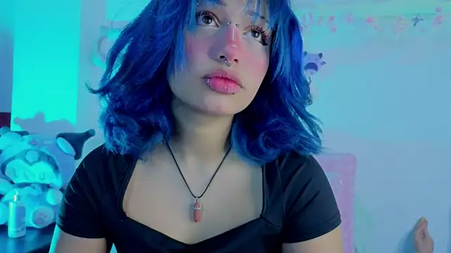 zoelight18 online show from January 12, 2026, 7:42 pm