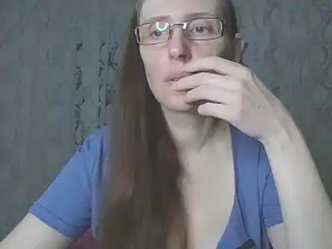 CandiCole online show from November 29, 2025, 3:17 am