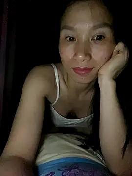 Snapshot of MinHiNi chatting on November 9, 2025, 4:11 pm MinHiNi online show from November 9, 2025, 4:11 pm