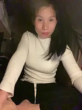 Snapshot of MinHiNi chatting on November 3, 2025, 3:59 pm MinHiNi online show from November 3, 2025, 3:59 pm