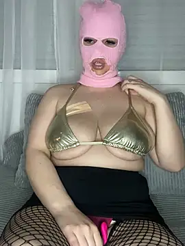 Snapshot of emiliafrancaise chatting on March 5, 2026, 7:49 am emiliafrancaise online show from March 5, 2026, 7:49 am