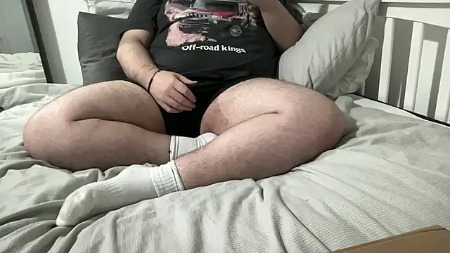 Snapshot of British_28 chatting on February 18, 2026, 4:03 pm British 28 online show from February 18, 2026, 4:03 pm