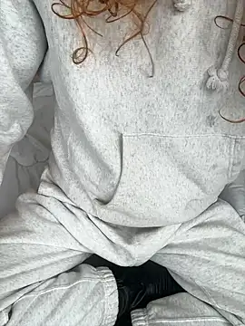 iikangi online show from January 9, 2026, 2:07 am