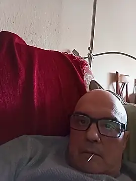 Snapshot of geli45 chatting on February 22, 2026, 3:46 pm geli45 online show from February 22, 2026, 3:46 pm