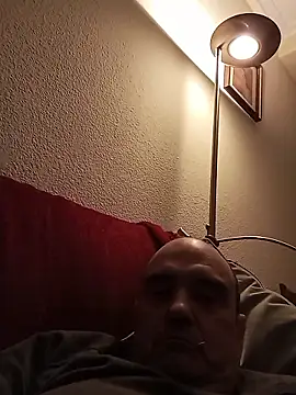 Snapshot of geli45 chatting on January 7, 2026, 10:04 pm geli45 online show from January 7, 2026, 10:04 pm