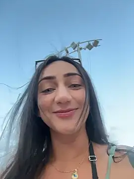 Ninabigtitied online show from December 4, 2025, 6:07 pm