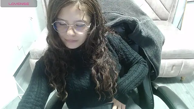 Snapshot of Velvet_Moon_V chatting on February 2, 2026, 8:08 pm Velvet Moon V online show from February 2, 2026, 8:08 pm