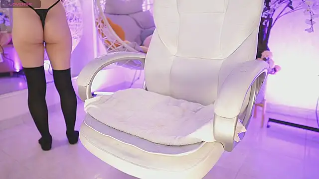 JadeSummerr online show from September 24, 2025, 11:50 am