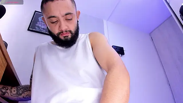 Snapshot of Noah_devil_ chatting on February 11, 2026, 12:54 am Noah devil online show from February 11, 2026, 12:54 am