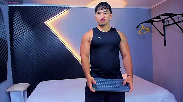 Snapshot of Horny_nick18 chatting on April 7, 2026, 11:45 am Horny nick18 online show from April 7, 2026, 11:45 am