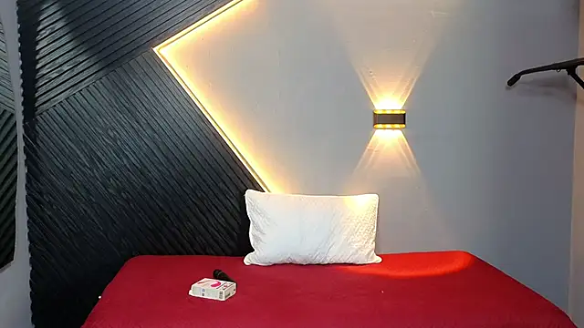 Horny nick18 online show from February 25, 2026, 12:16 pm