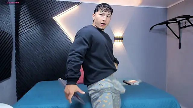 Snapshot of Horny_nick18 chatting on March 19, 2026, 11:54 am Horny nick18 online show from March 19, 2026, 11:54 am