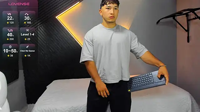 Snapshot of Horny_nick18 chatting on March 26, 2026, 12:03 pm Horny nick18 online show from March 26, 2026, 12:03 pm