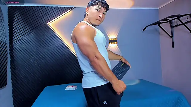 Snapshot of Horny_nick18 chatting on March 24, 2026, 2:50 pm Horny nick18 online show from March 24, 2026, 2:50 pm