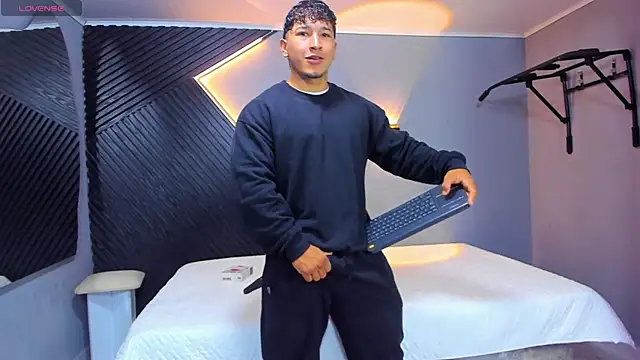 Snapshot of Horny_nick18 chatting on March 29, 2026, 11:23 am Horny nick18 online show from March 29, 2026, 11:23 am