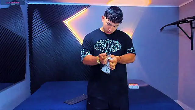 Snapshot of Horny_nick18 chatting on March 13, 2026, 11:37 am Horny nick18 online show from March 13, 2026, 11:37 am