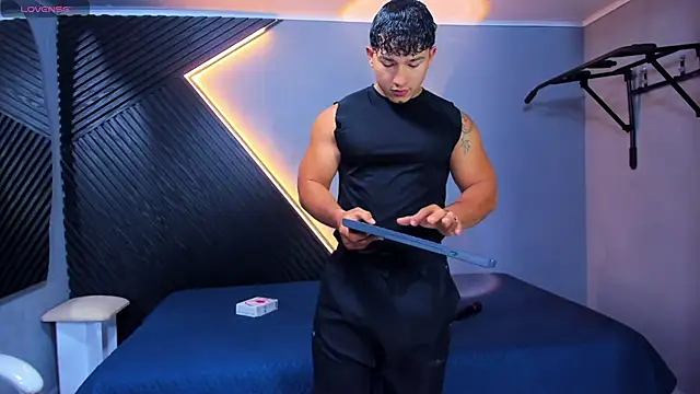 Snapshot of Horny_nick18 chatting on April 8, 2026, 11:33 am Horny nick18 online show from April 8, 2026, 11:33 am