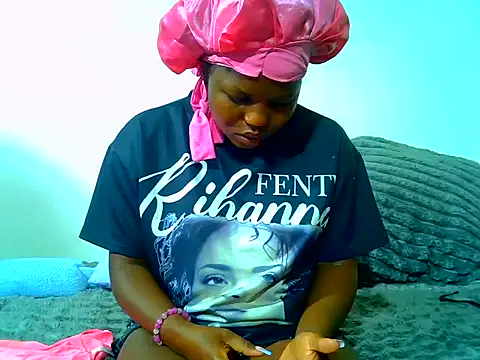 SweetHoney21  online show from June 2, 2026, 7:41 am