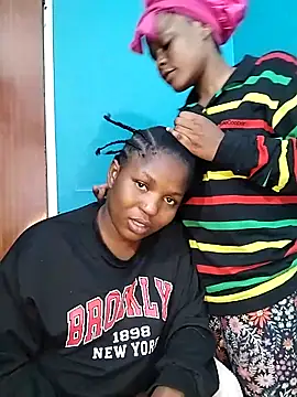 SweetHoney21  online show from November 28, 2025, 9:48 pm