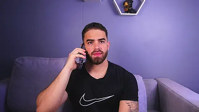 Paul Phoenix online show from December 2, 2025, 6:42 pm