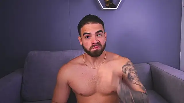 Paul Phoenix online show from November 20, 2025, 7:36 pm