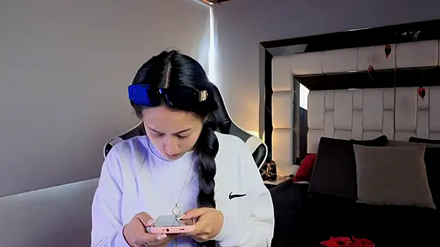 Snapshot of Adhara7 chatting on February 25, 2026, 8:19 pm Adhara7 online show from February 25, 2026, 8:19 pm