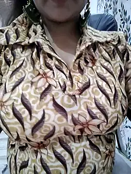 monika 555 online show from December 3, 2025, 8:08 pm