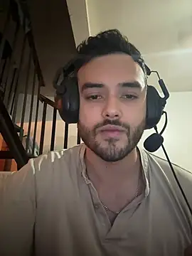 Snapshot of acmello83 chatting on April 10, 2026, 8:16 pm acmello83 online show from April 10, 2026, 8:16 pm