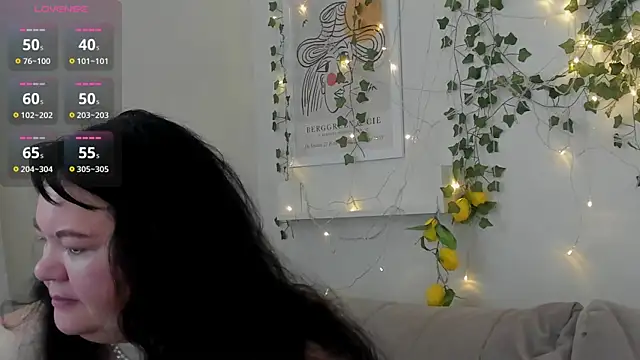 Snapshot of sandra_jackson chatting on November 28, 2025, 2:45 am sandra jackson online show from November 28, 2025, 2:45 am