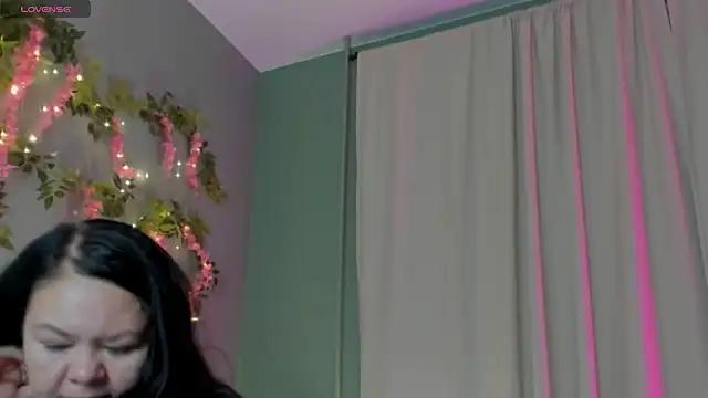 Snapshot of sandra_jackson chatting on November 6, 2025, 2:37 am sandra jackson online show from November 6, 2025, 2:37 am