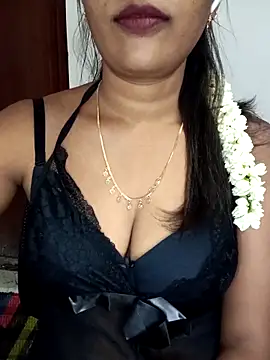 Snapshot of Tamil_kavinila chatting on April 15, 2026, 4:18 am Tamil kavinila online show from April 15, 2026, 4:18 am