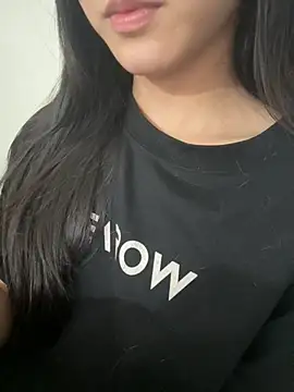 Snapshot of Desi_sara chatting on November 6, 2025, 2:10 pm Desi sara online show from November 6, 2025, 2:10 pm