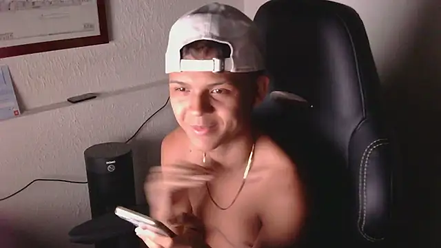 Snapshot of Lucien_Gray_ chatting on October 2, 2025, 12:47 am Lucien Gray online show from October 2, 2025, 12:47 am