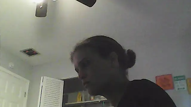 Snapshot of sarahkat86 chatting on May 19, 2026, 9:33 pm sarahkat86 online show from May 19, 2026, 9:33 pm