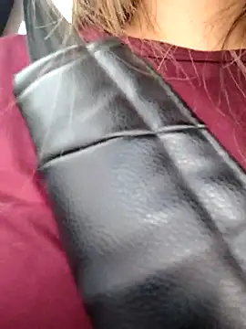 CristalHeart  online show from December 5, 2025, 7:23 pm