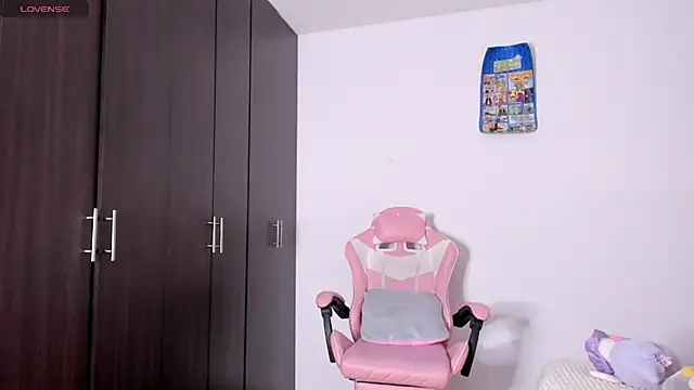 kendal hot01 online show from February 21, 2026, 11:01 am