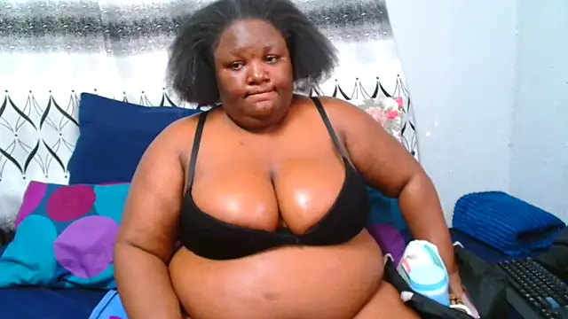 ChubbyBoobsxxx online show from May 18, 2026, 1:16 pm