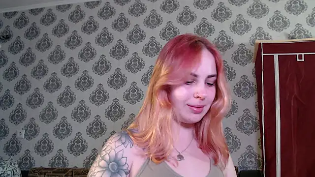 Snapshot of Alismoona chatting on April 15, 2026, 7:58 pm Alismoona online show from April 15, 2026, 7:58 pm