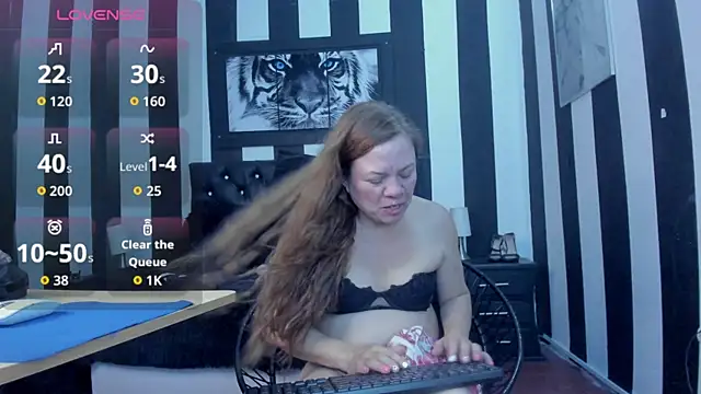 Snapshot of aliceemature4u chatting on October 26, 2025, 10:43 pm aliceemature4u online show from October 26, 2025, 10:43 pm