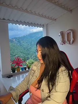 samanthahut1 online show from May 25, 2026, 9:57 pm