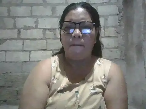 Snapshot of xxbernxxx chatting on October 5, 2025, 12:01 am xxbernxxx online show from October 5, 2025, 12:01 am