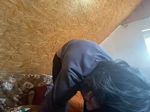 Salon1986 online show from March 11, 2026, 12:43 pm