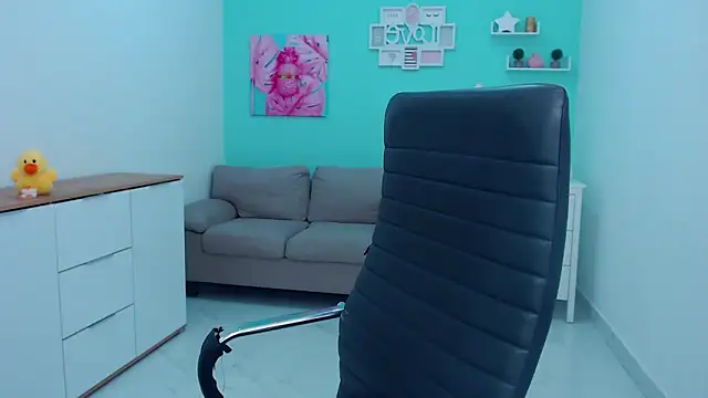 Snapshot of LilFleurish chatting on December 14, 2025, 5:35 am LilFleurish online show from December 14, 2025, 5:35 am