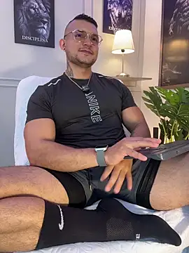 Snapshot of Marco_Vega chatting on April 10, 2026, 5:09 pm Marco Vega online show from April 10, 2026, 5:09 pm