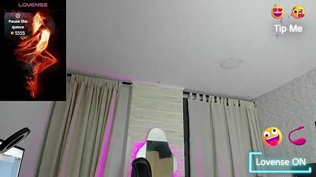 Snapshot of sweet__vanessa1 chatting on October 2, 2025, 4:27 am sweet vanessa1 online show from October 2, 2025, 4:27 am