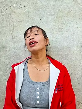 Snapshot of ngocngoc_cute chatting on October 12, 2025, 1:40 am ngocngoc cute online show from October 12, 2025, 1:40 am